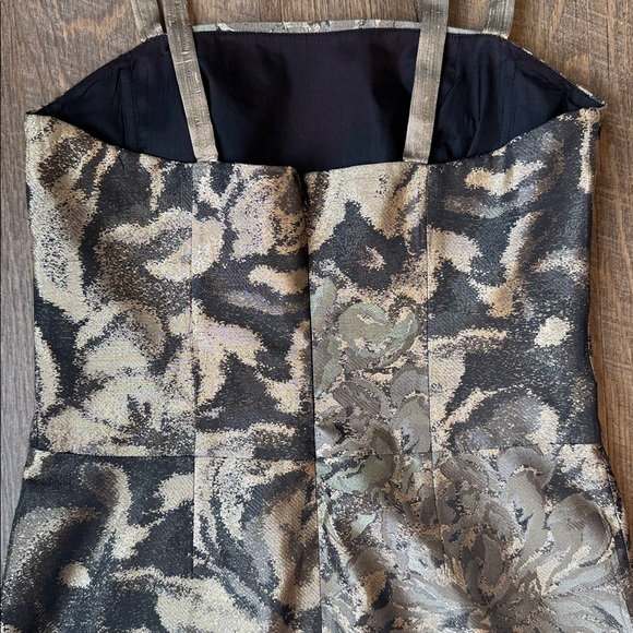 Kay Unger New York Floral Jacquard Sheath Dress in Metallic Olive Size 6 - Picture 8 of 14